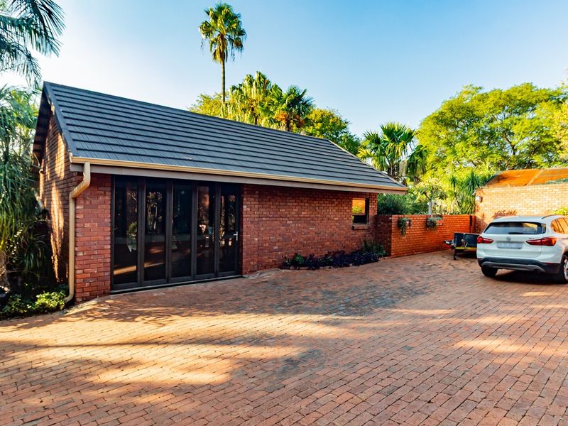 Luxury 35ha Lifestyle Farm with 2 Homes | 2 Flats | Business Opportunity | Vissershoek AH, Pretoria - Photo 2