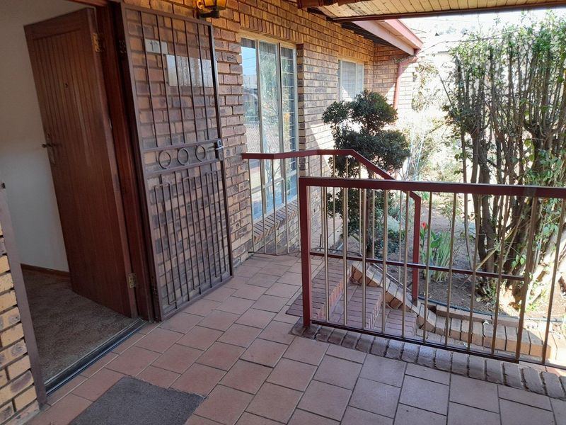 Townhouse For Sale in Amandasig, Akasia - Photo 5