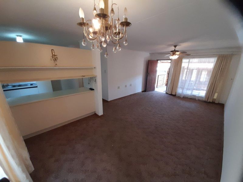 Townhouse For Sale in Amandasig, Akasia - Photo 3