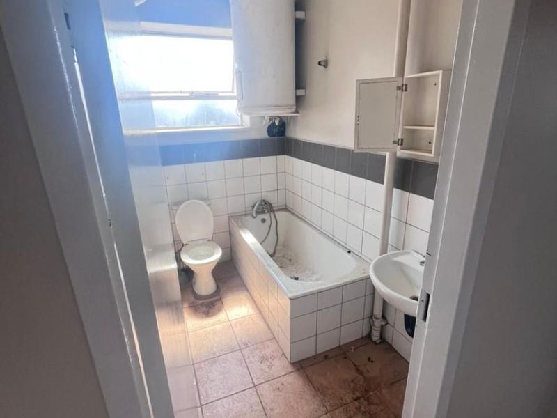 GOOD INVESTMENT POTENTIAL - Photo 4