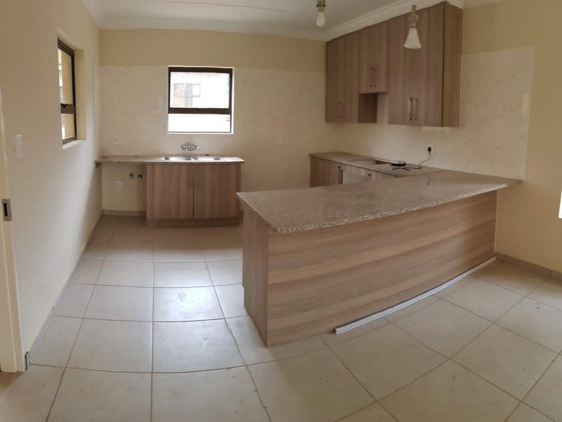 House For Sale in Amandasig, Akasia - Photo 5