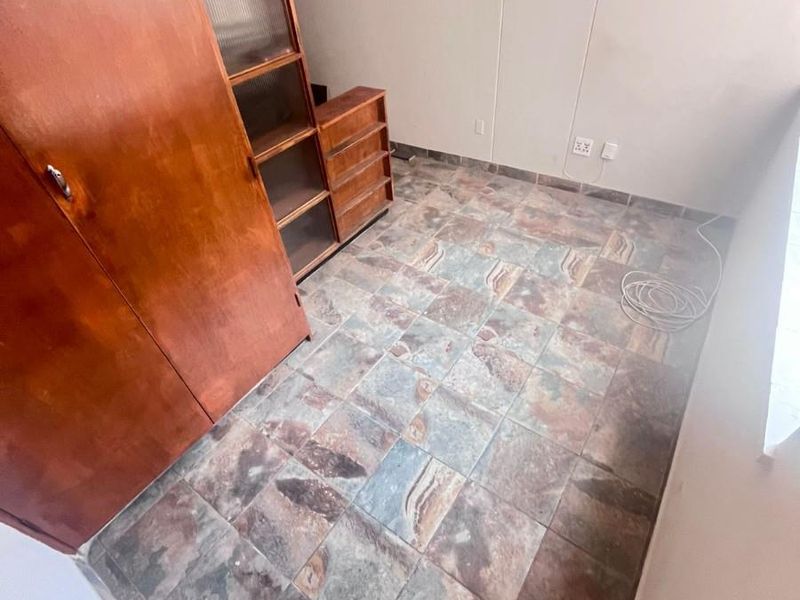NEAT APARTMENT IN POPULAR COMPLEX - Photo 5