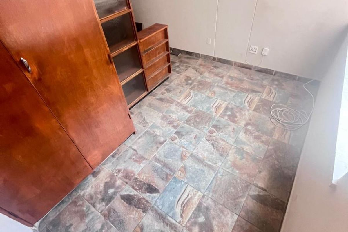 NEAT APARTMENT IN POPULAR COMPLEX - Photo 5