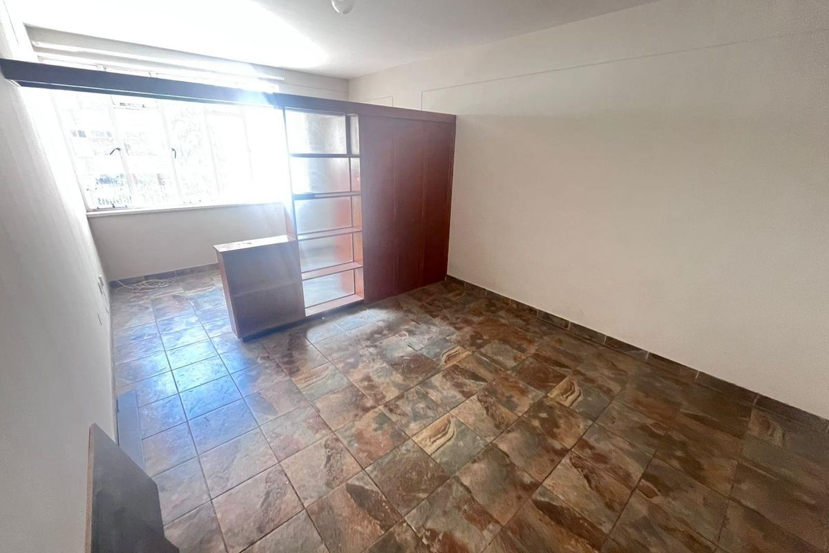 NEAT APARTMENT IN POPULAR COMPLEX - Photo 3