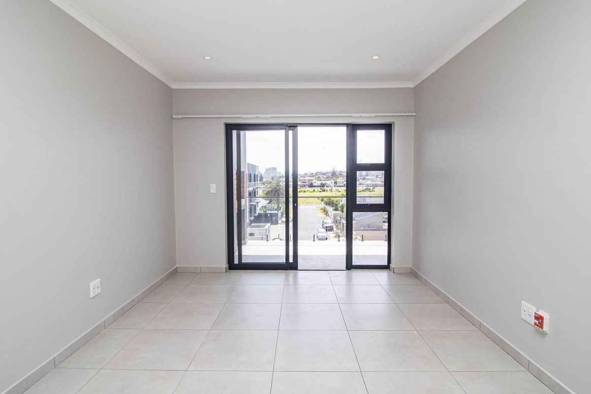 Modern 2-Bedroom Apartment with Ensuite - Close to Blouberg Beac - Photo 5