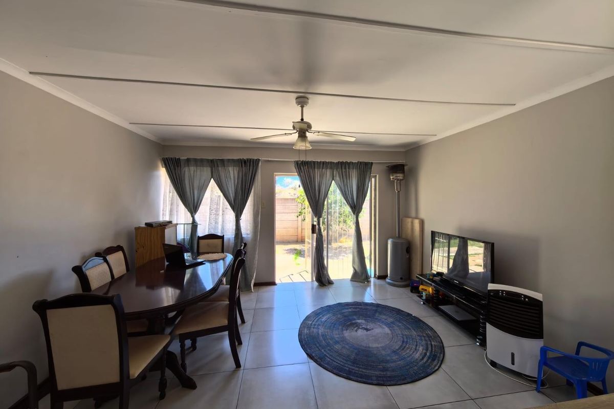 PRICE REDUCED!! Townhouse For Sale in South Ridge, Kimberley - Photo 4