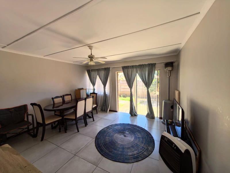 PRICE REDUCED!! Townhouse For Sale in South Ridge, Kimberley - Photo 3
