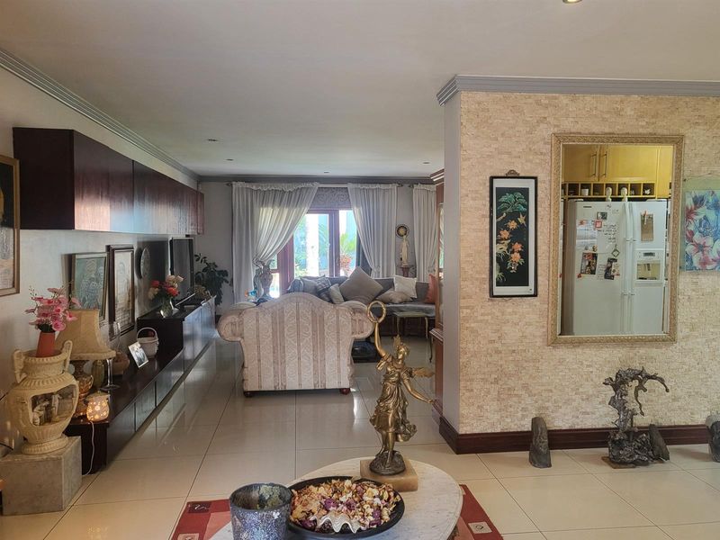 Modern 3-Bedroom Cluster Home in Prime Bedfordview Location - Photo 4