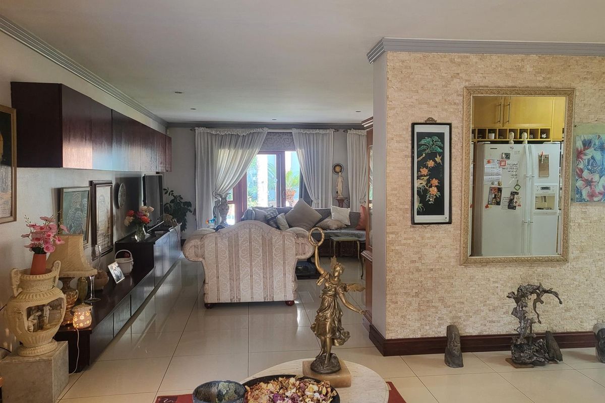 Modern 3-Bedroom Cluster Home in Prime Bedfordview Location - Photo 4