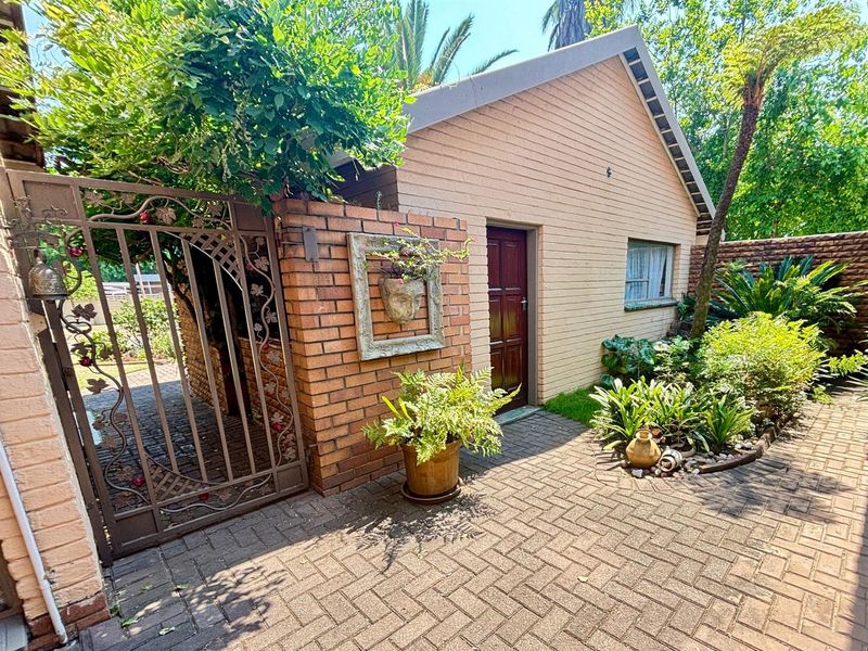 Stunning family home for sale! - Photo 1