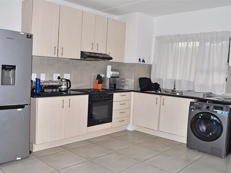 Light, Style and Comfort - All This Is Waiting for You! - Photo 2