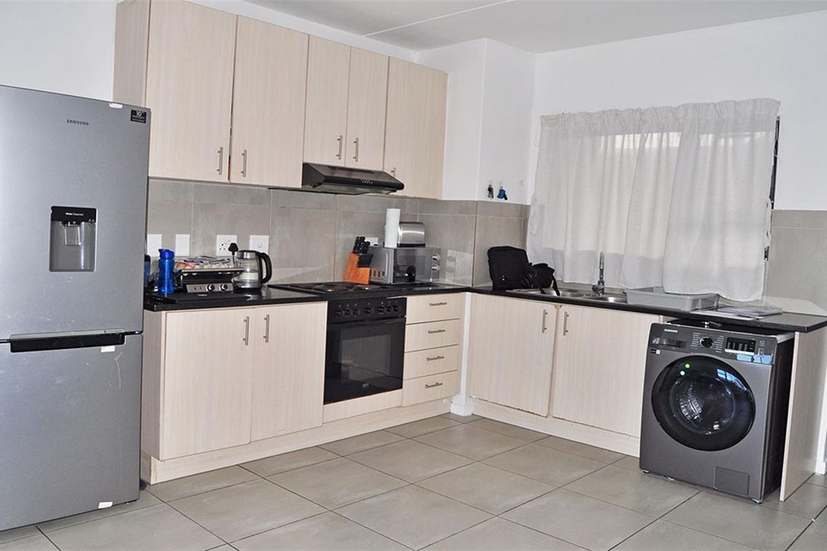 Light, Style and Comfort - All This Is Waiting for You! - Photo 2