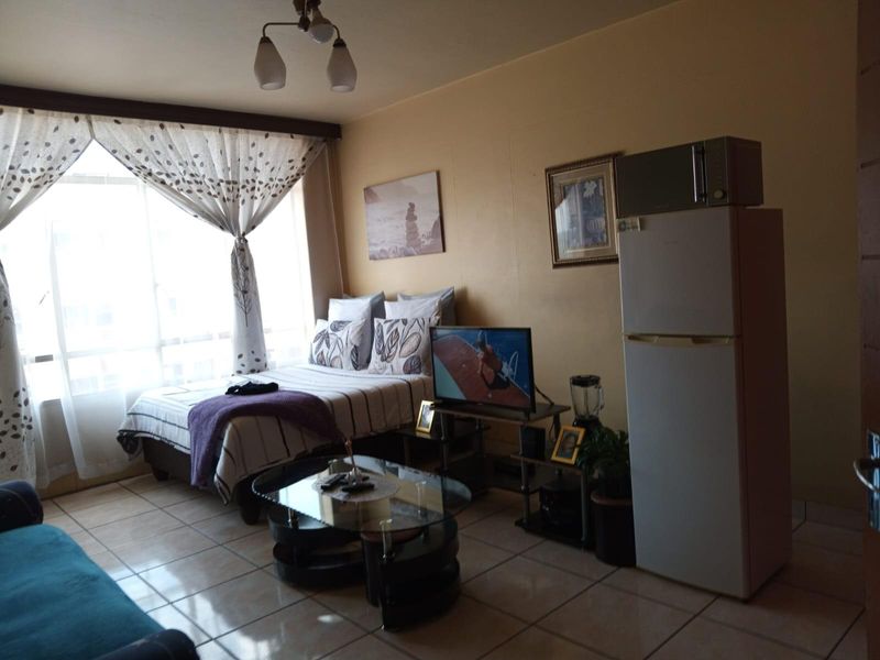 Apartment For Sale in Sunnyside, Pretoria - Photo 7