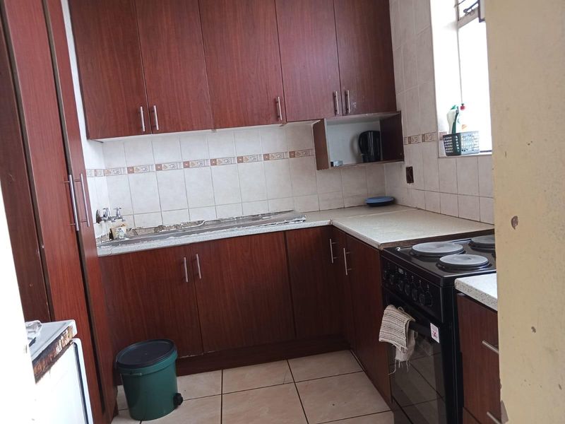 Apartment For Sale in Sunnyside, Pretoria - Photo 3