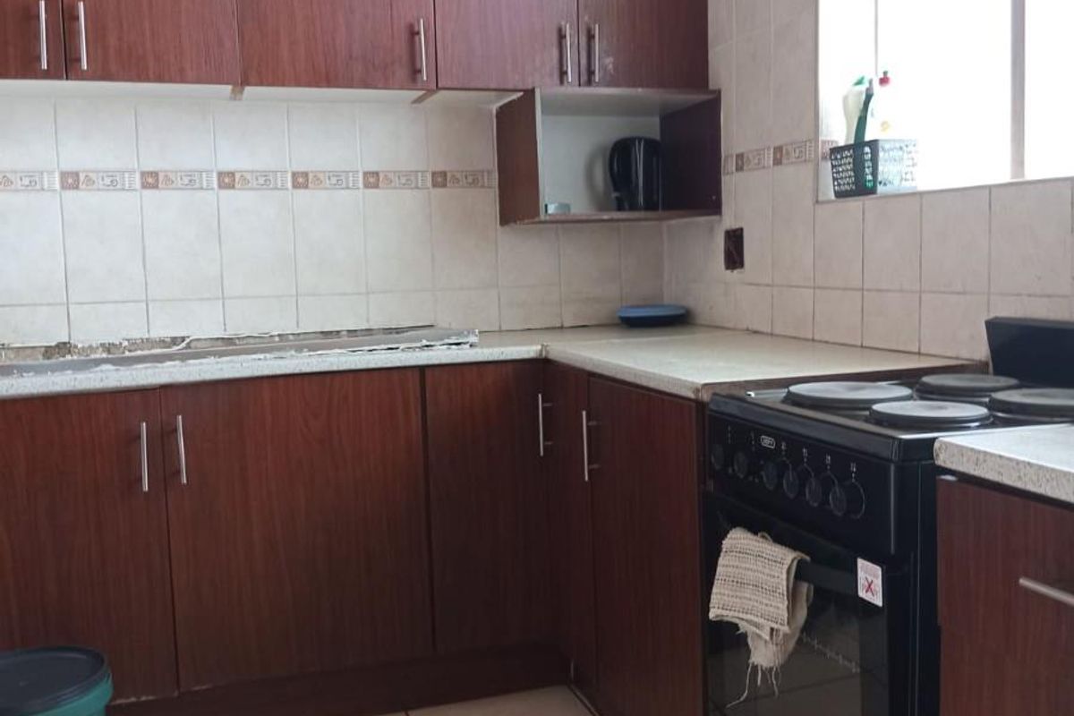 Apartment For Sale in Sunnyside, Pretoria - Photo 2