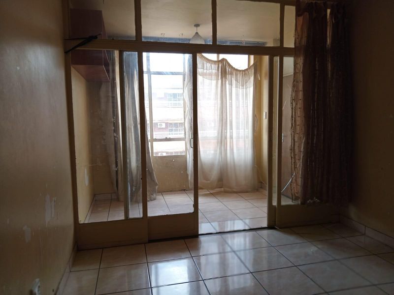 Apartment For Sale in Sunnyside, Pretoria - Photo 9