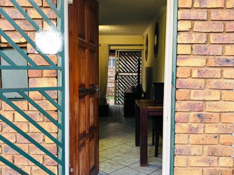 House For Sale in Highveld, Centurion - Photo 4