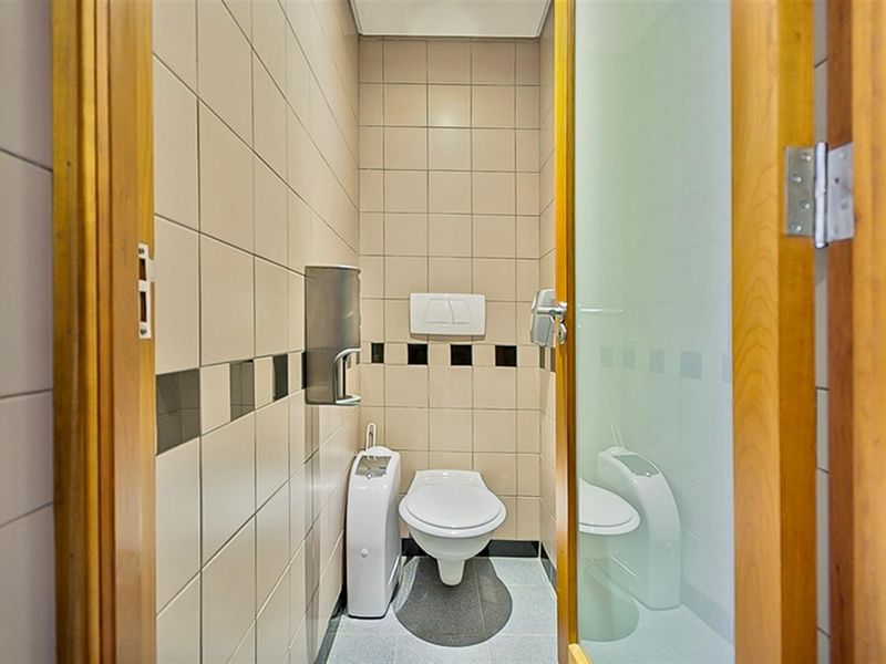 Landmark Building Available, Ideal For Corporate Headquarters - Photo 7