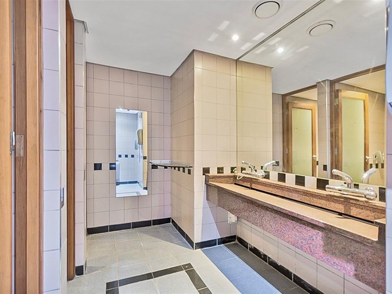 Landmark Building Available, Ideal For Corporate Headquarters - Photo 6