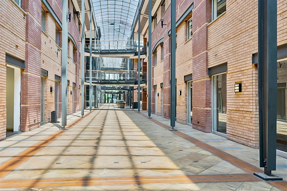 Landmark Building Available, Ideal For Corporate Headquarters - Photo 3