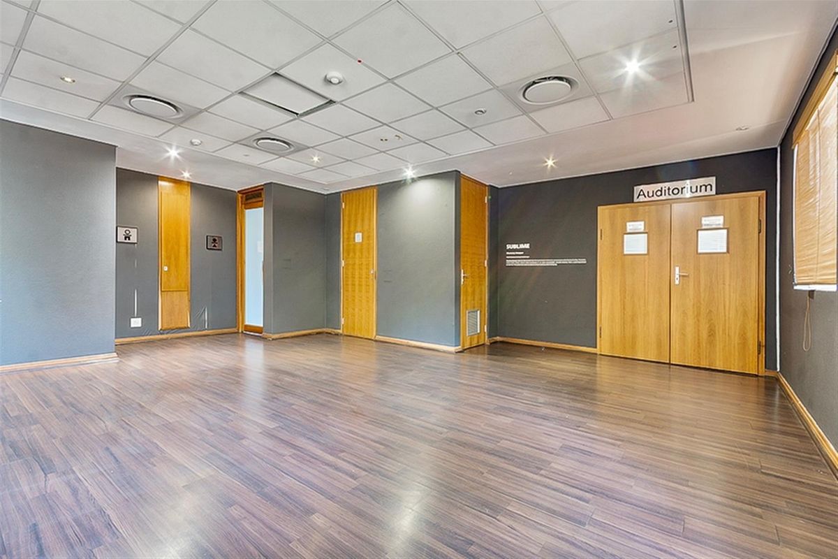 Landmark Building Available, Ideal For Corporate Headquarters - Photo 5