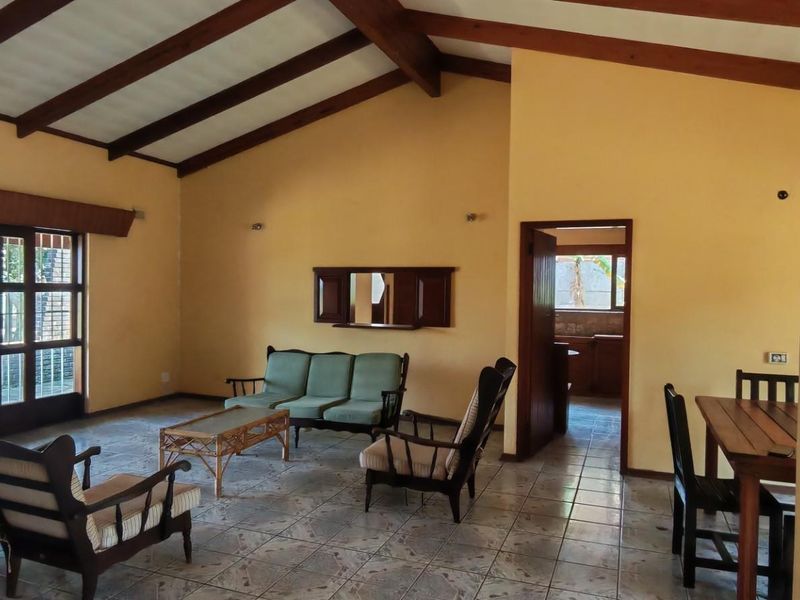 Fixer upper 5 bedroom House For Sale in Margate, KwaZulu Natal - Photo 5