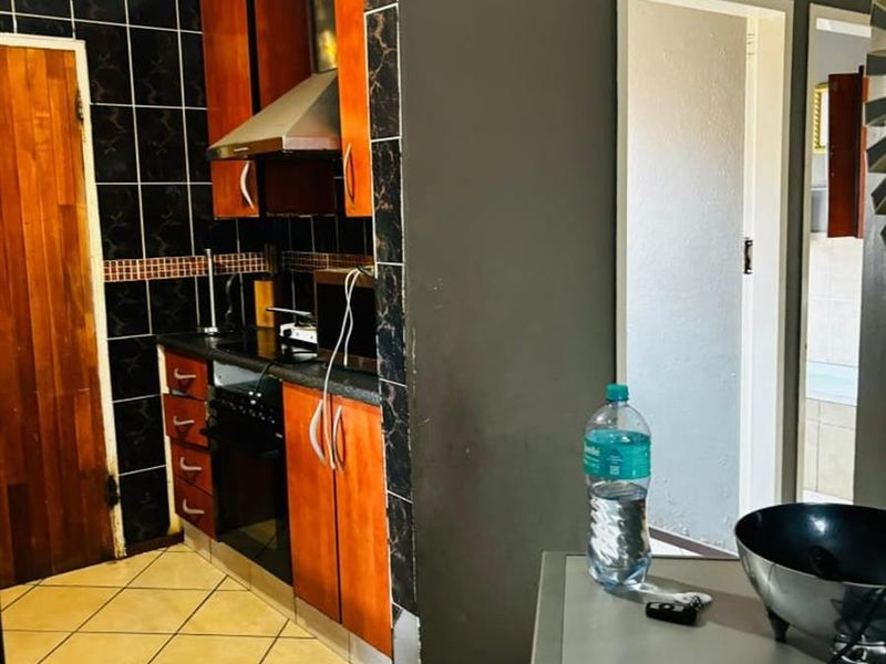 House For Sale in The Orchards, Akasia - Photo 10