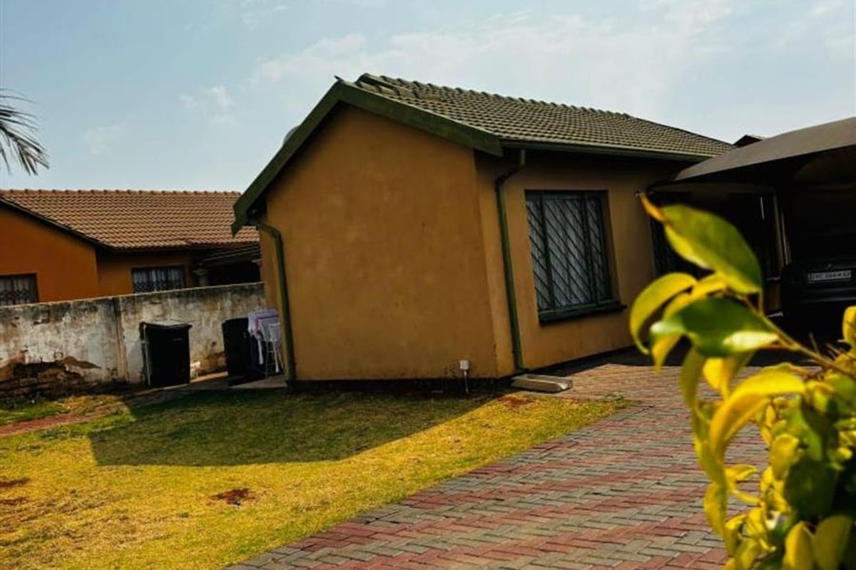 House For Sale in The Orchards, Akasia - Photo 4