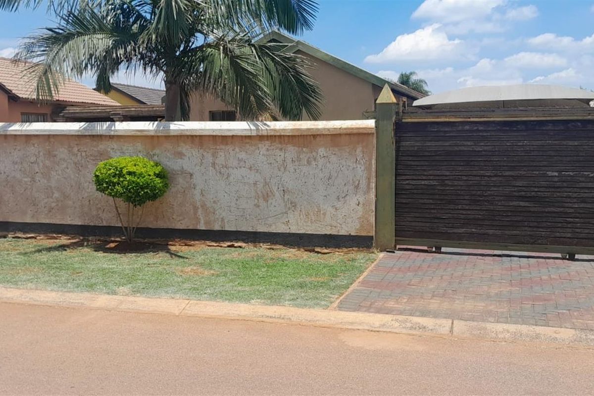 House For Sale in The Orchards, Akasia - Photo 3