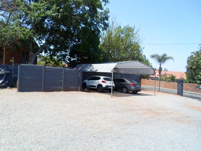 Office For Sale in Die Hoewes, Centurion - Photo 5