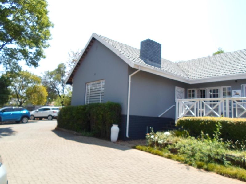 Office For Sale in Die Hoewes, Centurion - Photo 2