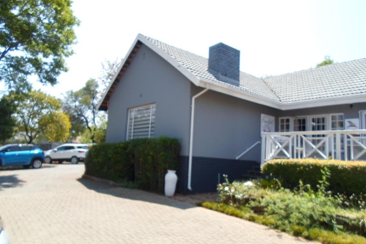 Office For Sale in Die Hoewes, Centurion - Photo 2