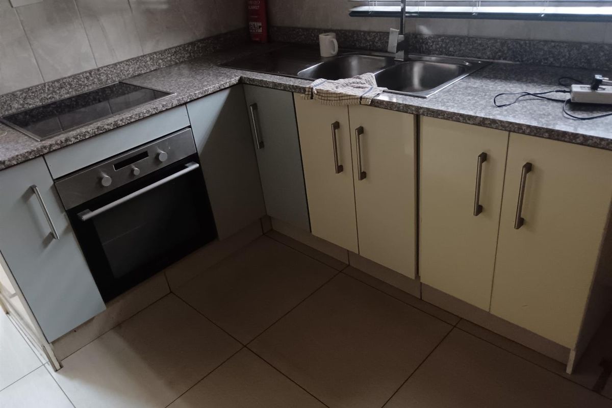 Beautiful 3 bedroom House For Sale in Rockville Moroka, Soweto - Photo 3
