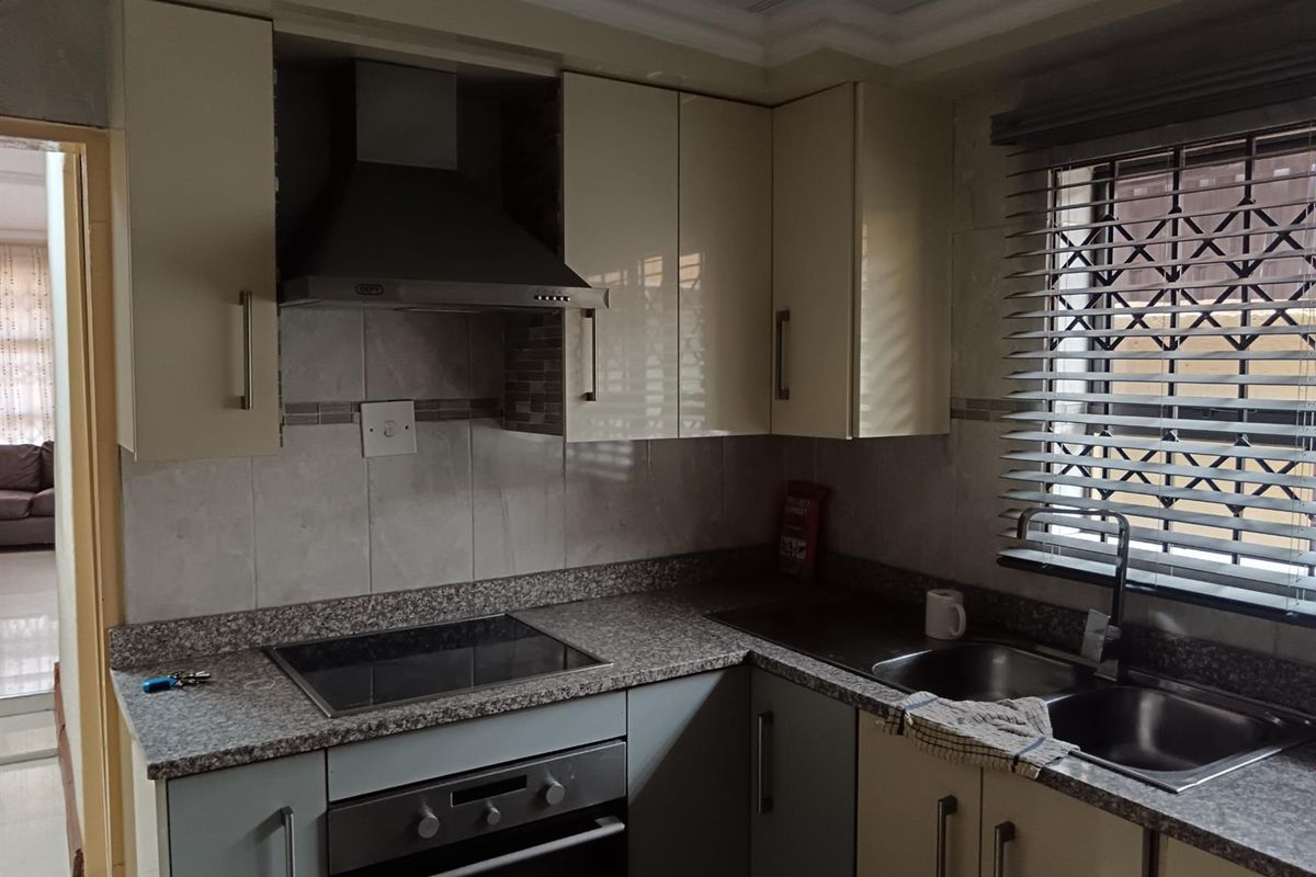 Beautiful 3 bedroom House For Sale in Rockville Moroka, Soweto - Photo 2