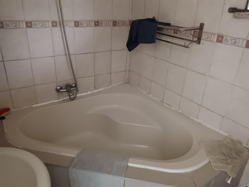 Beautiful 3 bedroom House For Sale in Rockville Moroka, Soweto - Photo 9