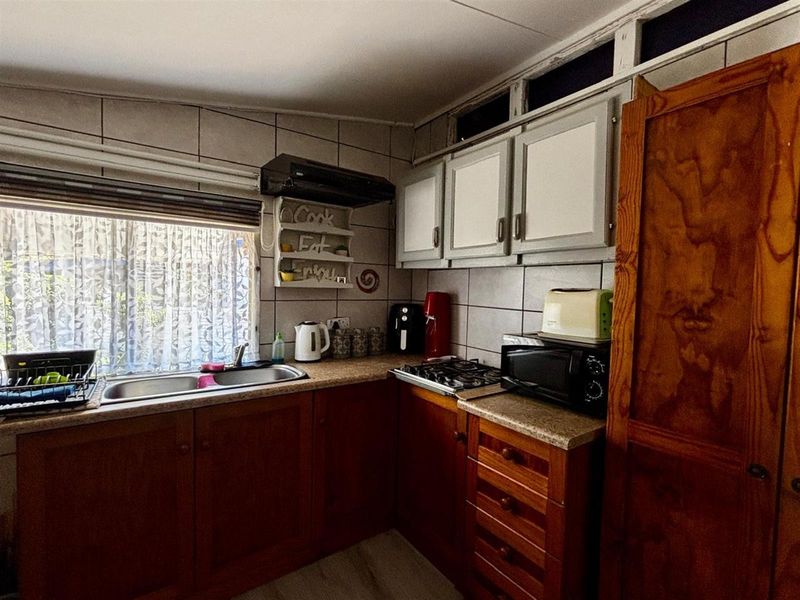 Cottage For Sale in Mtunzini, KwaZulu Natal - Photo 2