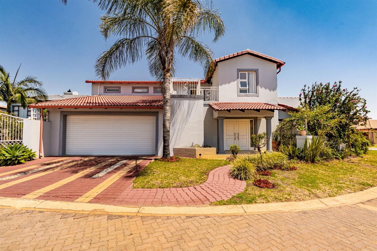 House For Sale in Silverwoods Country Estate Centurion Monavoni - Photo 2
