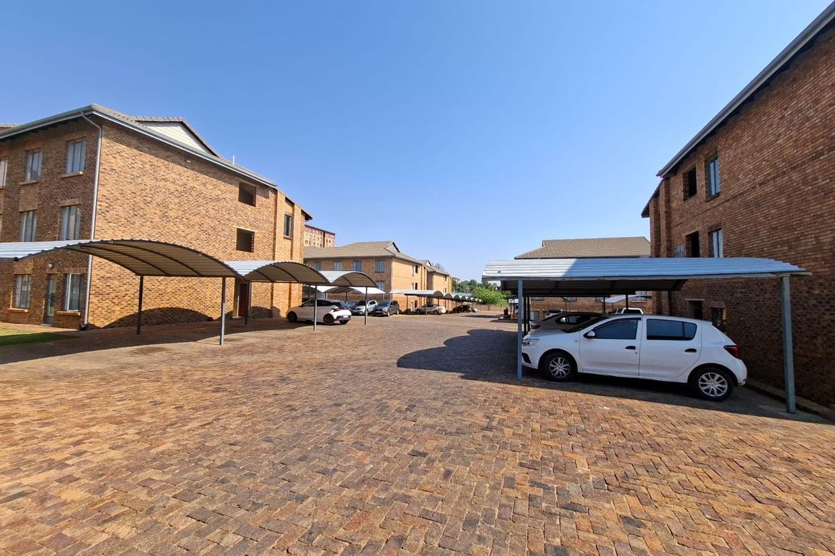 Apartment For Sale in Grand Central Midrand Gauteng - Photo 2