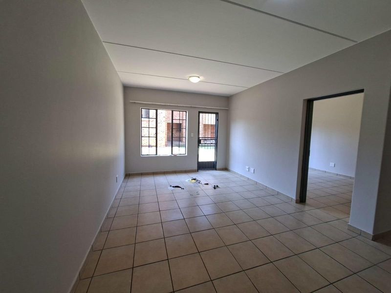 Apartment For Sale in Grand Central Midrand Gauteng - Photo 8