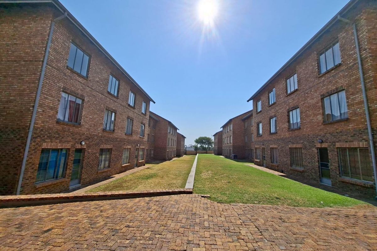 Apartment For Sale in Grand Central Midrand Gauteng - Photo 3