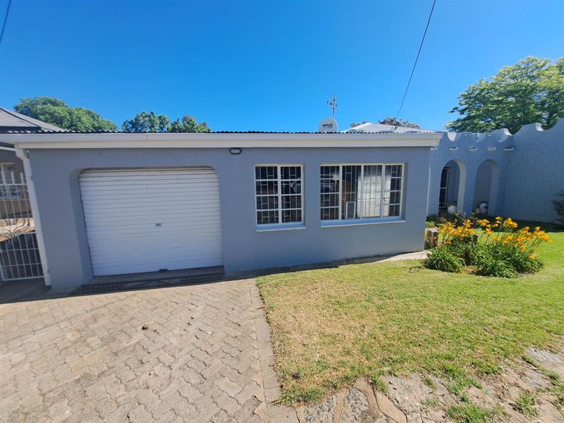House For Sale in Colesberg Northern Cape - Photo 4
