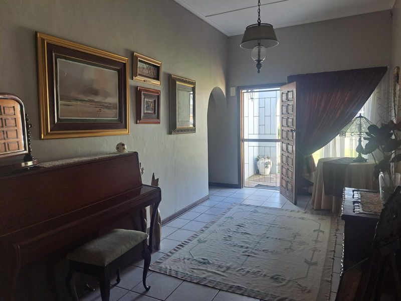 House For Sale in Colesberg Northern Cape - Photo 6