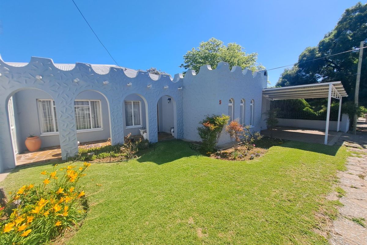 House For Sale in Colesberg Northern Cape - Photo 2