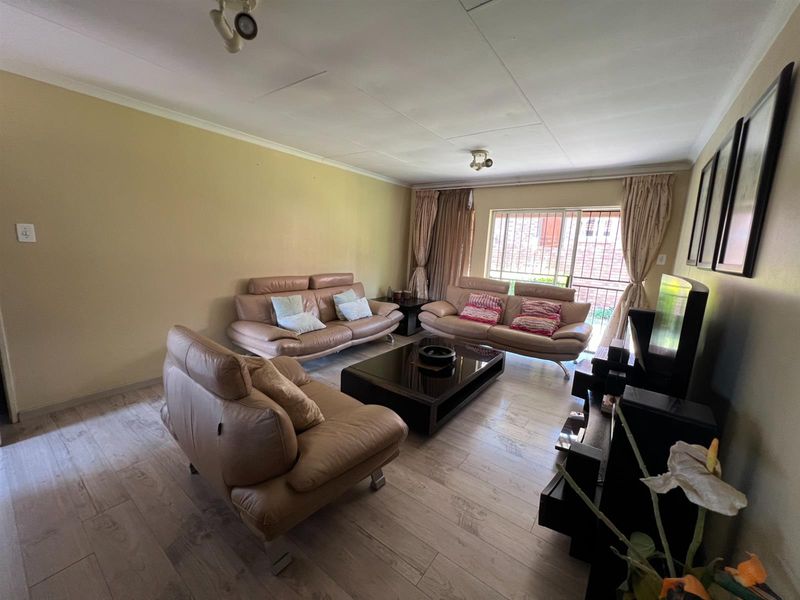 House For Sale in Rooihuiskraal North, Centurion - Photo 7