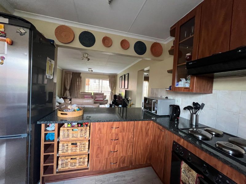 House For Sale in Rooihuiskraal North, Centurion - Photo 5