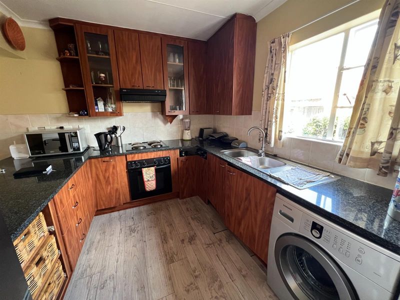 House For Sale in Rooihuiskraal North, Centurion - Photo 3