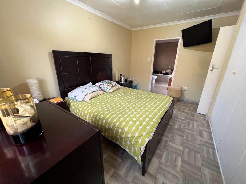 House For Sale in Rooihuiskraal North, Centurion - Photo 9