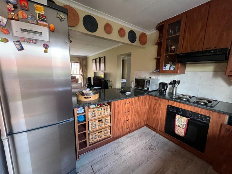 House For Sale in Rooihuiskraal North, Centurion - Photo 5