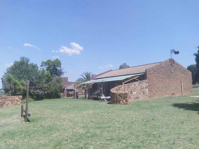 Farm For Sale in Hoeveld Park, Witbank - Photo 2