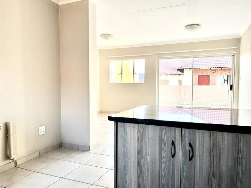 House For Sale in Waterkloof Hill Estate, Waterkloof AH, Rustenburg, North West - Photo 8